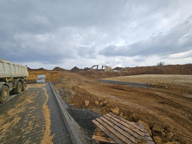 Czeladź. Światowy gigant z branży elektronicznej buduje w Polsce zakład. Prawie 300 osób znajdzie pracę [ZDJĘCIA].