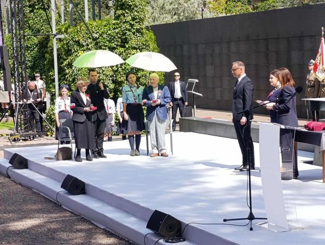 81. rocznica Powstania Warszawskiego. Prezydent Duda wręczył odznaczenia powstańcom