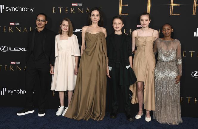Angelina Jolie z dziećmi na premierze filmu
