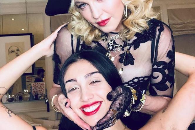 Córka Madonny Lourdes Leon i jej włosy pod pachami