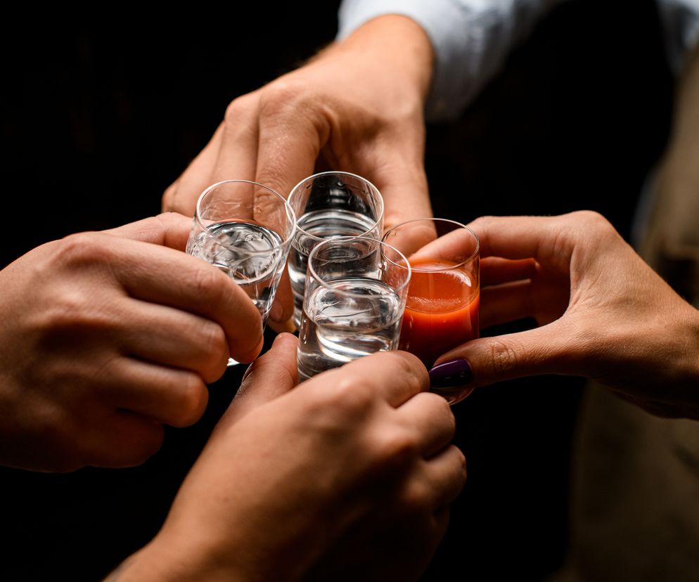 Polacy coraz bliżej wschodniego modelu picia. Ale są też dobre wieści 