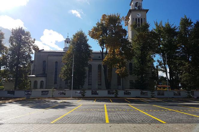 W Zabłociu - przy ulicy ks. Słonki powstało centrum przesiadkowe. To nowy parking który pomieści ponad czterdzieści samochodów, ale na tym nie koniec