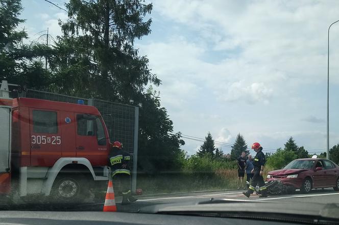 Zderzenie osobówki z motocyklem w Małopolsce [ZDJĘCIA]