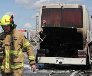 Autobus z dziećmi w środku zaczął się palić! Koszmar pod Warszawą