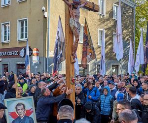 Wojownicy Maryi przeszli ulicami Olsztyna