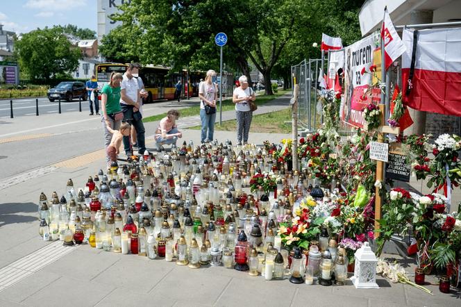 Mateusz oddał życie za ojczyznę. Tak warszawiacy podziękowali mu za służbę. Łzy same napływają do oczu