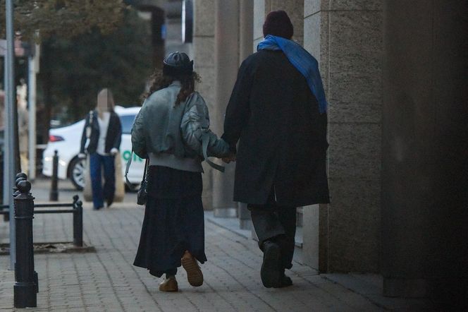 Monika Brodka winko papierosek i taksówka