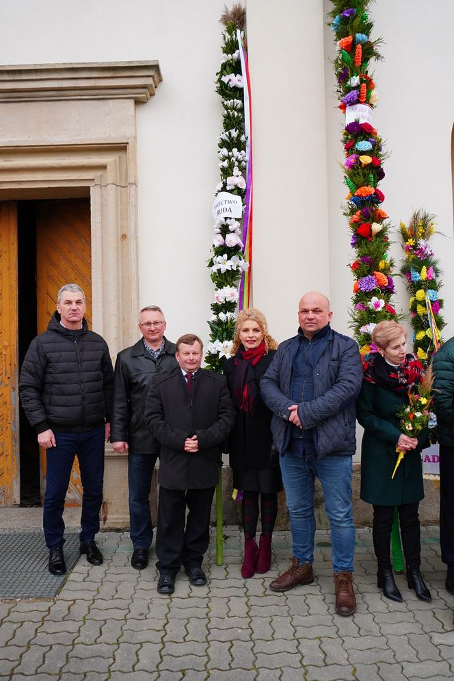 Rekordowe palmy i kiermasz świąteczny w Krynkach