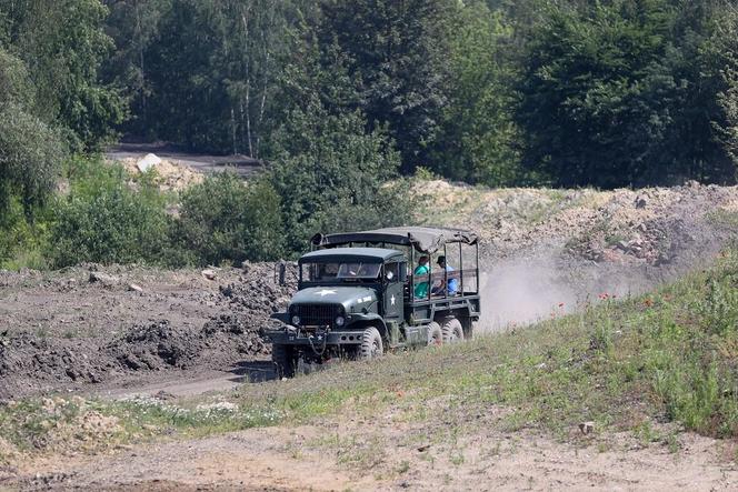 Śląskie Manewry 2024. Miłośnicy militariów spotkali się w Bytomiu