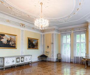 Tajemniczy pałac kilkadziesiąt kilometrów od Olsztyna. Był siedzibą rodu Fischerów [ZDJĘCIA]