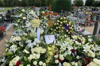 Przejmujący widok na grobie Jakuba Pracharczyka. 20-latek zginął w katastrofie awionetki