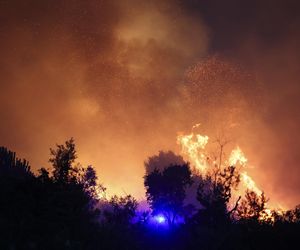 Groza w Portugalii! Tornado ognia i trąba z pyłów