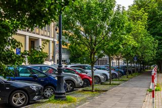 Ulice Śródmieścia Warszawy, na których urzędnicy dostaną miejsca parkingowe