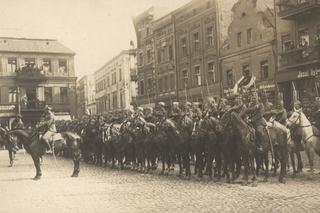 103 lata temu do Leszna weszły polskie odziały zwiadowcze. To był znak, że czas wracać do macierzy i początek nowej historii miasta, pod biało-czerwonym sztandarem