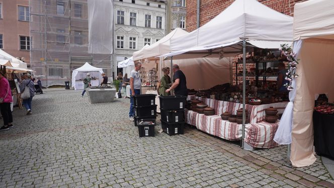Dni Olsztyna 2025. Dziesiątki wystawców i setki olsztynian na Jarmarku Jakubowym