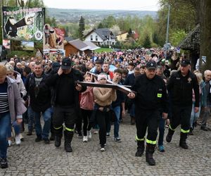 Droga krzyżowa Nowa Słupia - Święty Krzyż. 18 kwietnia 2025