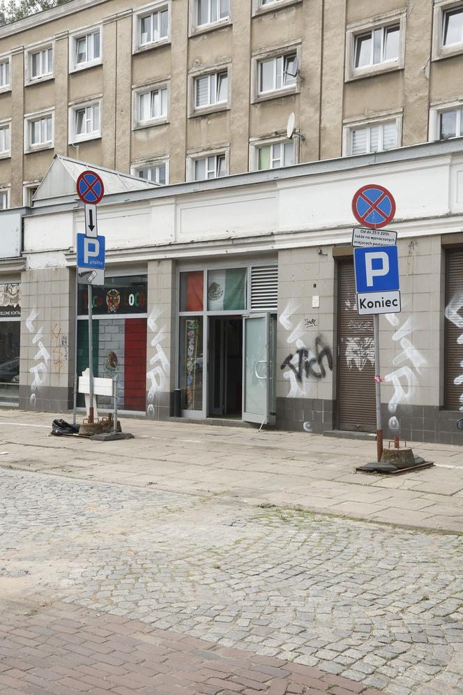 Niedawno obchodziliśmy jej siódme urodziny, ósmych już nie będzie. Największa w Warszawie dziura rozpłynęła się w powietrzu