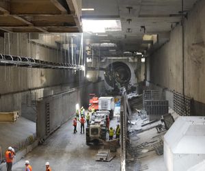 Kolejne problemy przy budowie tunelu pod Łodzią. Pod jedną z kamienic trzeba było wzmocnić grunt