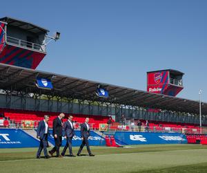 Premier Mateusz Morawiecki na stadionie Rakowa Częstochowa