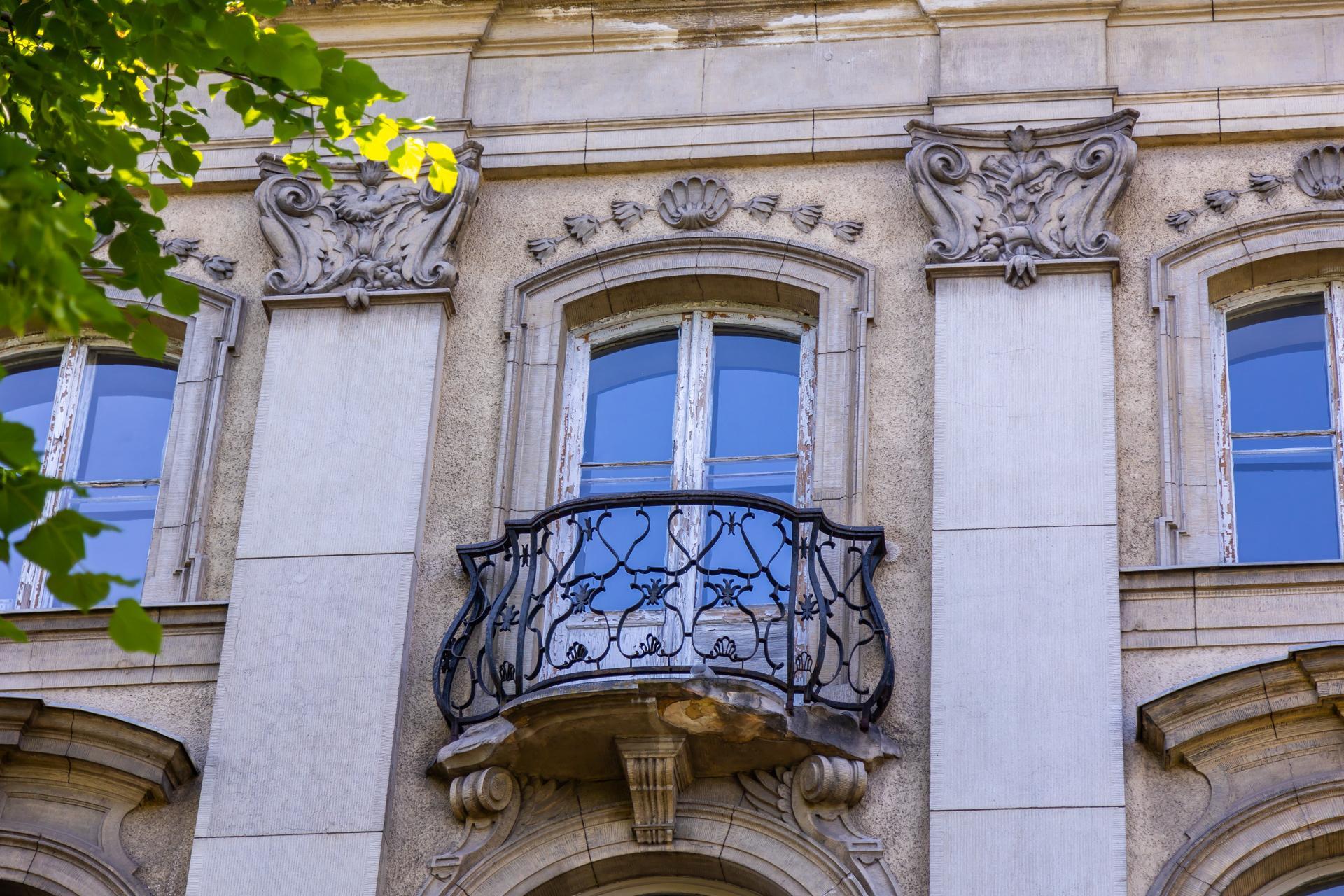 NADA Villa czyli Willa Gawrońskich w Warszawie - zdjęcia wnętrz zabytkowego pałacu i byłej ambasady