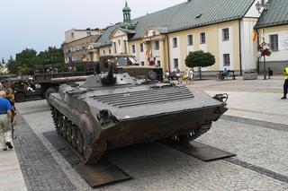 Białystok. IX Podlaski Piknik Militarny “Misja WSCHÓD”. Prezentacja na Rynku Kościuszki