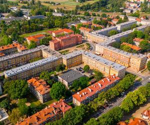 Osiedle A w Tychach i plac świętej Anny