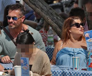 Katarzyna Skrzynecka. Zabrała rodzinę na targ śniadaniowy w kusych szortach