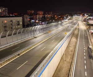 To najdłuższa ulica w Polsce. Ma ponad 15 km i znajduje się w województwie śląskim
