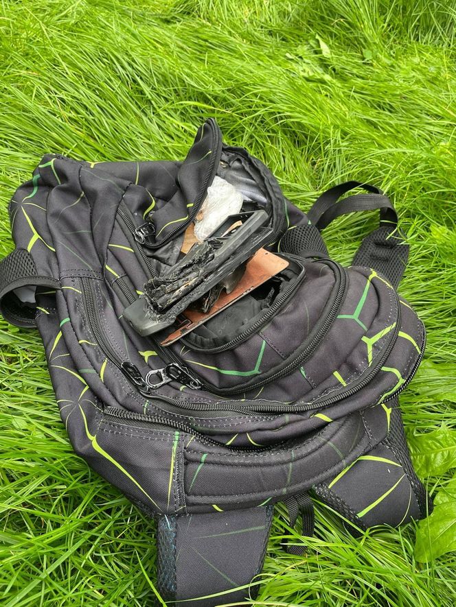 Wybuch w szkole! Telefon eksplodował w plecaku ucznia.