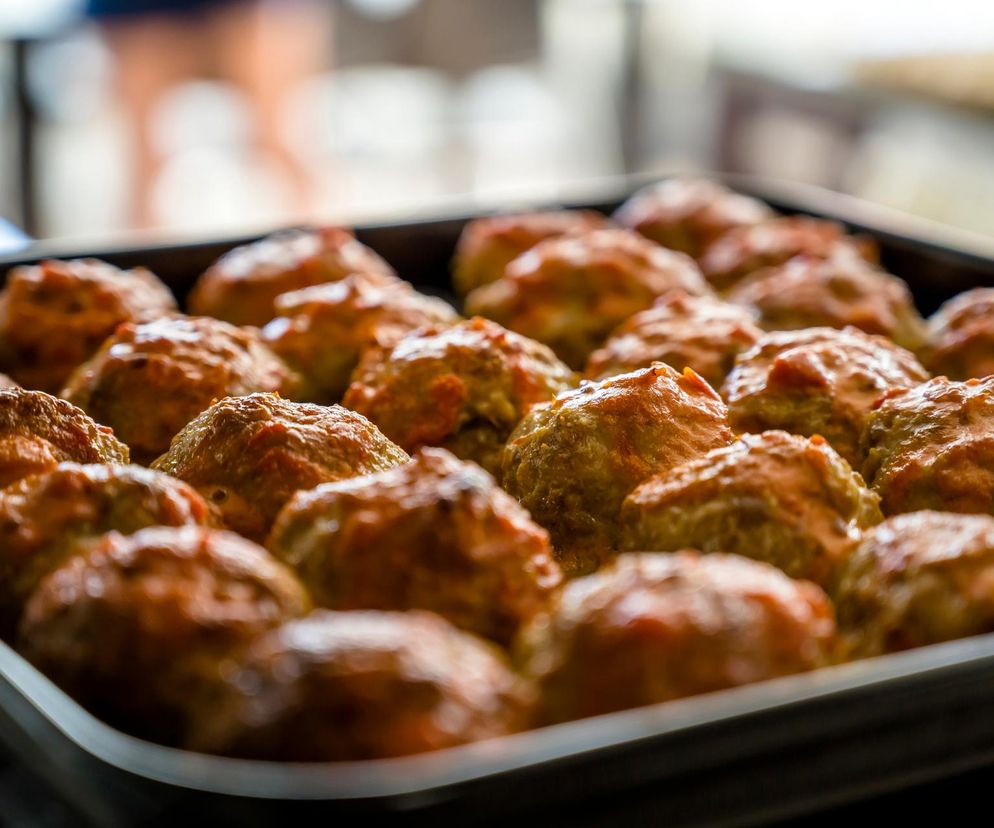 Bez smażenia, a wciąż boskie! Pieczone pulpety na medal