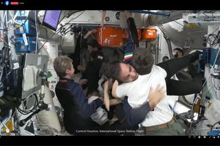 Slawosz Uznański Wiśniewski już na ISS. Po raz kolejny przemówił do Polaków. Jesteśmy razem, jesteśmy silni i budujemy naszą przyszłość!