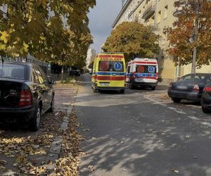 Tragedia w Warszawie. 1,5-roczna dziewczynka wypadła z 3. piętra na Woli. Dziecko jest w stanie krytycznym