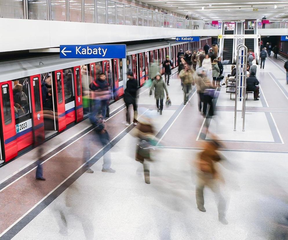 Stacja metra w Warszawie Metro Warszawskie