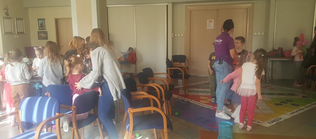 Co robią dzieci podczas protestu? W Sosnowcu dobrze się bawią [ZDJĘCIA]