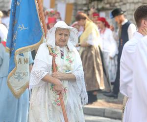 Tysiące kobiet i dziewcząt na pielgrzymce do Piekar Śląskich. Jestem w Kościele, więc idę