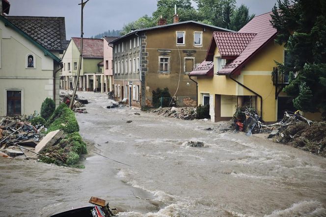 Powódź. Czechy, Chiny, Węgry, Karolina Północna, Brunswick, Myanmar, Niemcy.