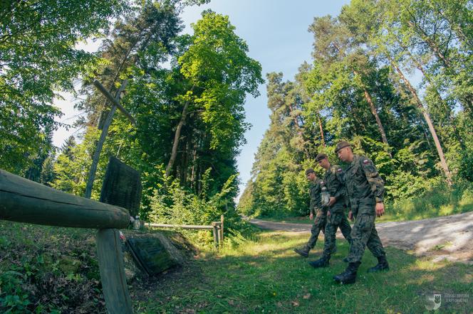 Terytorialsi zapalili znicze na Wykusie