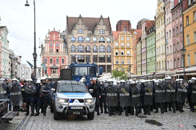 Kibice opanowali Wrocław. Tak wygląda stolica Dolnego Śląska w dniu finału Ligi Konferencji