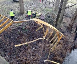 Pelplin. Fatalny wypadek na moście. Kierowca volkswagena runął do rzeki. Był reanimowany [ZDJĘCIA].