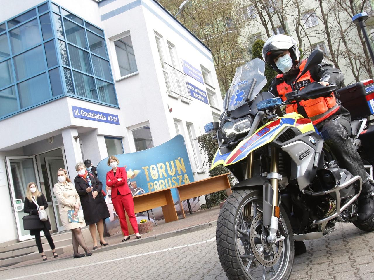 Nowe pojazdy uprzywilejowane na polskich drogach. Lepiej patrz w lusterka!