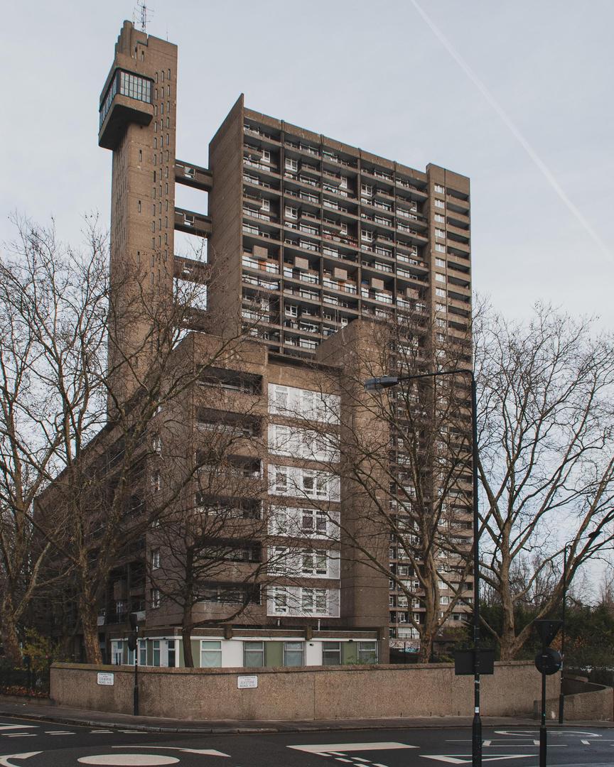 Budynki Ernő Goldfingera - zdjęcia. To on posłużył za pierwowzór złoczyńcy w Jamesie Bondzie