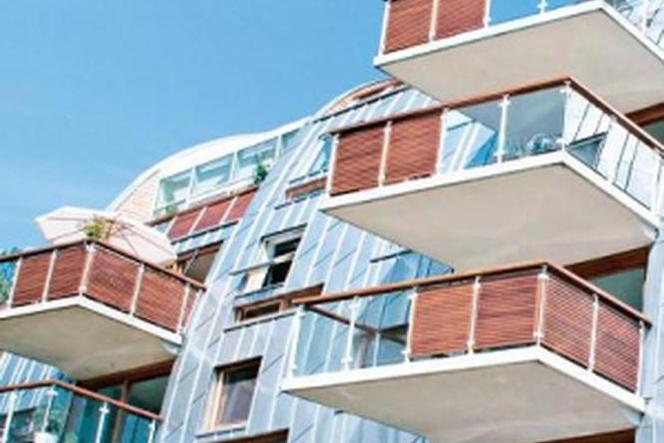 Aby zagwarantować wysoki standard energetyczny budynku, należy także zwrócić uwagę na kwestie izolacji balkonów i tarasów