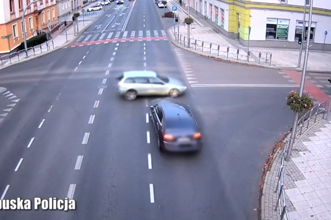 Zielona Góra: Kierowca zignorował czerwone światło. Niebezpieczny wypadek uchwyciła miejska kamera [WIDEO]