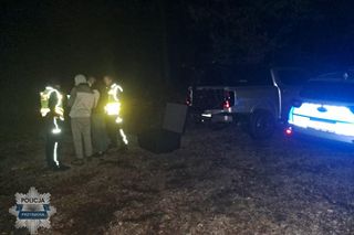 Tragiczny finał grzybobrania w powiecie przysuskim. Mężczyźni zgubili się w lesie. Jeden z nich nie żyje
