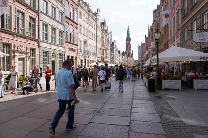 Tłumy turystów w Gdańsku. Ulice pękają w szwach