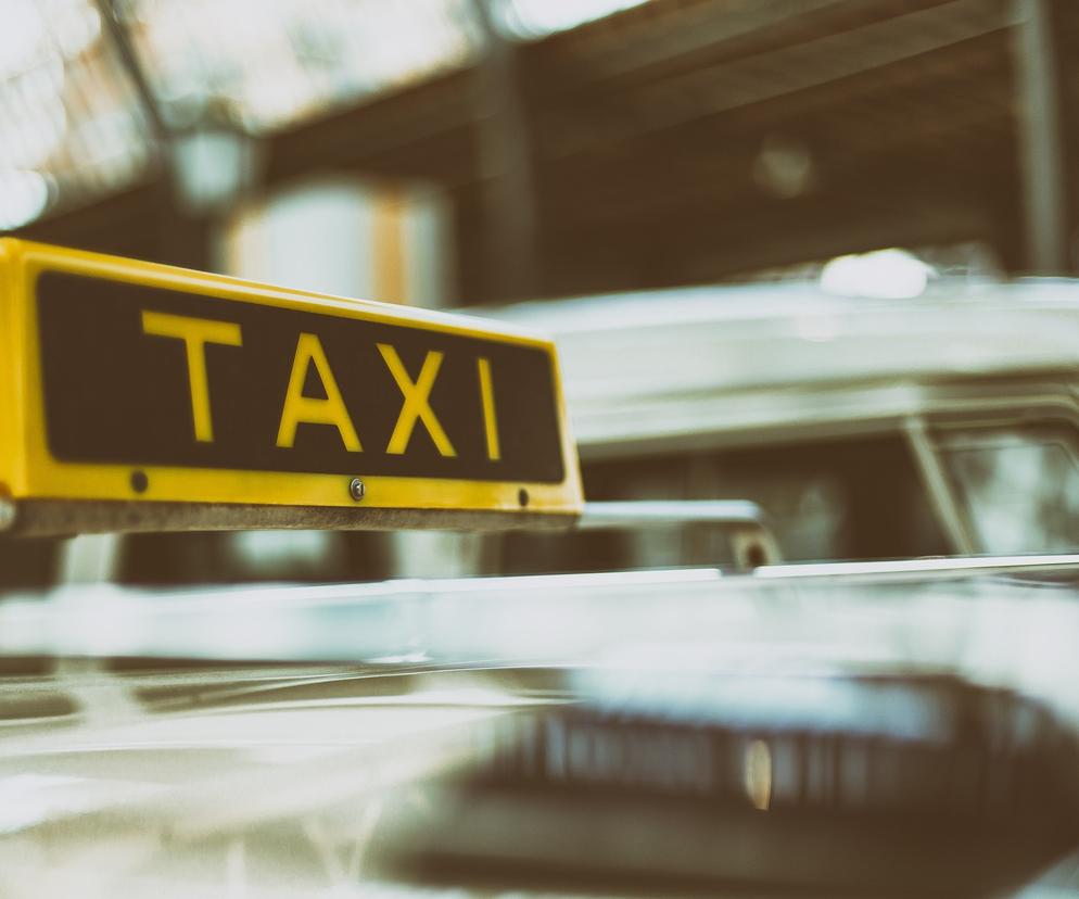 To najlepszy czas na wymianę licencji taxi. Po nowym roku będzie nie ważna