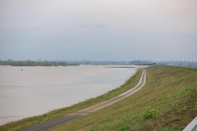 Przeciek na zaporze Racibórz. Na miejscu wojsko. Nowe informacje