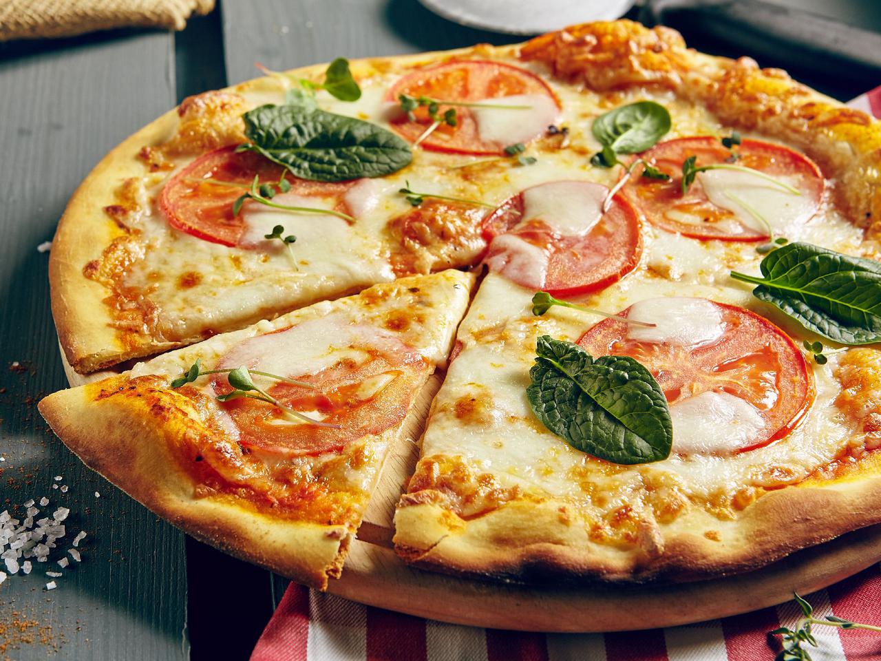 9 lutego – Międzynarodowy Dzień Pizzy. Jaką pizzę Polacy wybierają najchętniej?