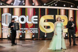 Katarzyna Żak ze łzami w oczach odbiera Nagrodę Publiczności w Opolu: „Nie zapomnę tego do końca życia”