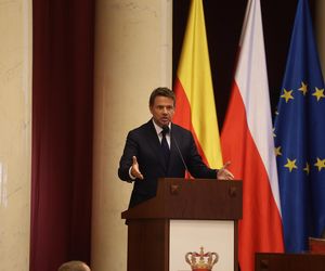 Nadzwyczajna sesja Rady Warszawy